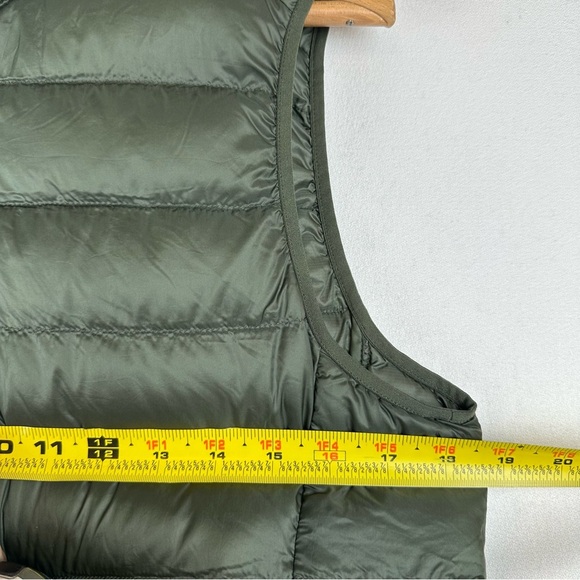 Uniqlo Ultra Light Down Puffer Vest Packable Travel Outdoor - Picture 9 of 10